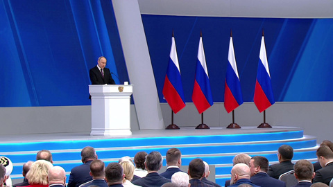 Путин: Запад пытается втянуть нас в гонку вооружений