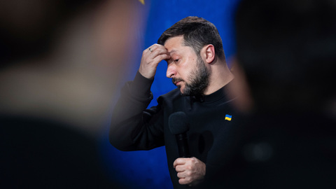 Зеленский требует еще больше оружия и усиливает мобилизацию на Украине