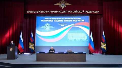 Владимир Путин призвал кардинально обновить подходы к миграционной политике