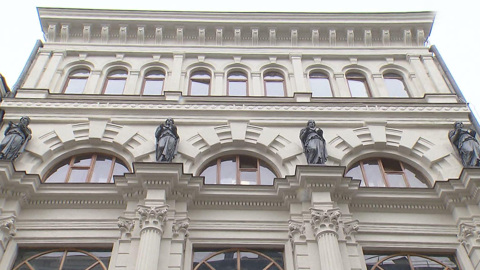 Горгулий со столичного ЦУМа приведут в порядок после неудачной реставрации 90-х