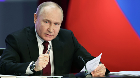Владимира Путина возмутил случай с изъятием детей из-за неработающей печки
