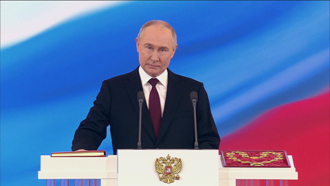 Владимир Путин принес присягу в качестве президента России