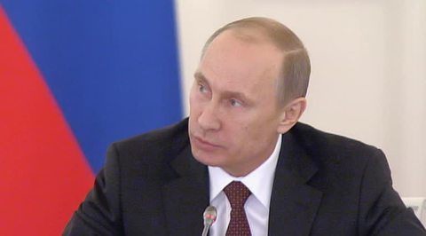 Путин отчитал за медлительность ответственных за ЖКХ