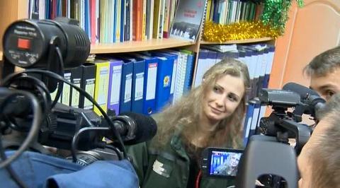 Амнистия для Pussy Riot: Алехина не торопится домой