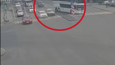 В центре Волгограда произошло ДТП с участием четырех машин