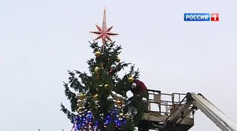 На Соборной площади нарядили главную елку страны