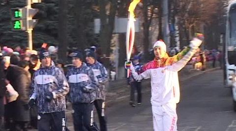 Олимпийский огонь в Йошкар-Оле встретил герой былин Акпатыр