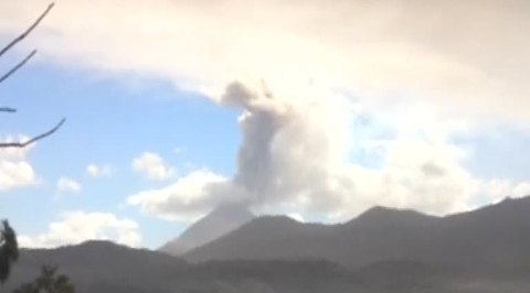Проснувшийся вулкан засыпает пеплом Сальвадор