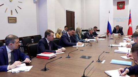 Волгоградский губернатор поставил задачи по проведению летней оздоровительной кампании