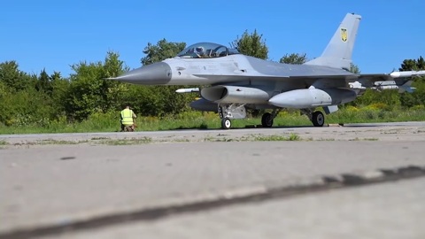 Зеленский объявил о прибытии F-16 на Украину