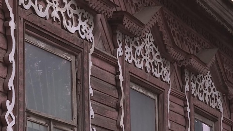 Волонтеры спасают деревянные наличники в Кирове