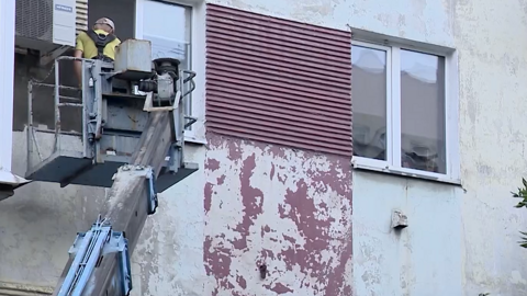 В центре Саратова продолжаются работы по ремонту фасадов