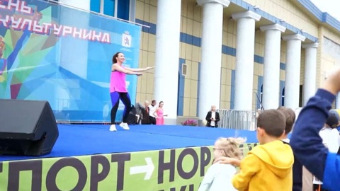 В День физкультурника йошкаролинцы опробовали разные виды спорта