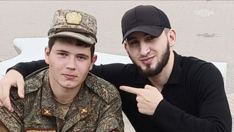 18-летний Али Наурузов отправился добровольцем на фронт, чтобы найти друга