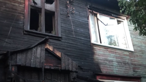 В Красноярске накануне горела двухэтажка в Октябрьском районе