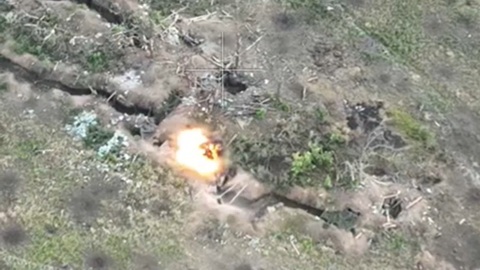 Минобороны показало кадры взятия в плен боевиков ВСУ в Красногоровке