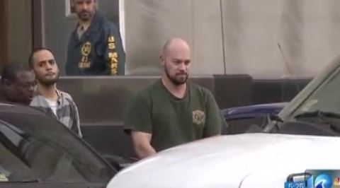 Американца приговорили к 30 годам за попытку продать военные секреты "русским"