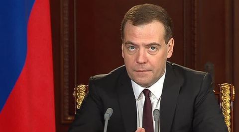 Медведев сообщил, кто будет строить мост через Керченский пролив