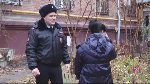 Участковый, спасший женщину от падения из окна в Волгограде, рассказал, как это было