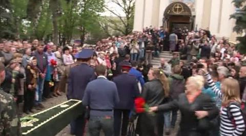 В Киеве требуют возобновить силовую операцию