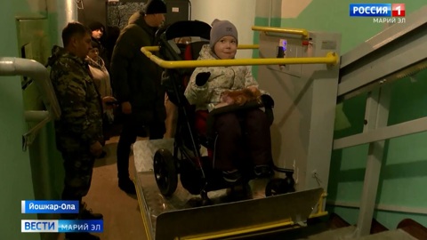 Для 5-летней Евы Урусовой установили пандус и электроподъёмник в доме в Йошкар-Оле
