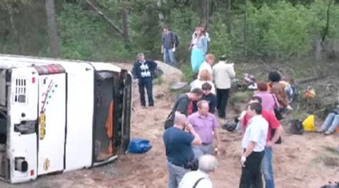 В Подмосковье перевернулся экскурсионный автобус с пассажирами