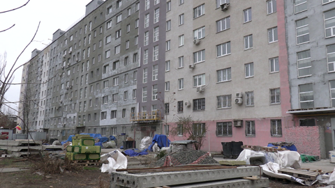 Новый год в отремонтированных квартирах встретят сотни семей из Мариуполя