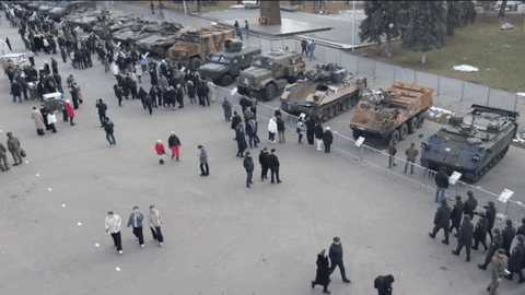 На Центральной площади Черкесска работает Всероссийская выставка с раздельной техники из зоны СВО