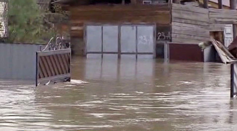 Быстрая вода застала людей врасплох