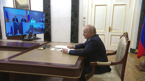 Путин: гражданское общество демонстрирует свою зрелость, патриотизм и умение сплотиться