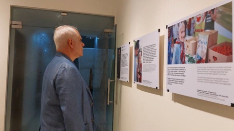Уникальные кадры: в Индии организовали фотовыставку об уральских волонтерах Донбасса