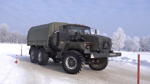 На автодромах ВВО проходит обучение военных водителей