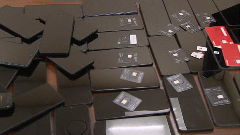 В регионах России раскрыли банду с SIM-боксами
