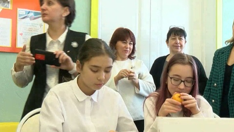 Предновогодний праздник с подарками устроили для ребят в Савинской школе-интернате