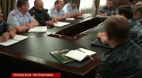 Полицейского застрелили в упор при досмотре сумки