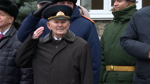 Волгоградский ветеран Великой Отечественной войны Александр Колотушкин отмечает 98-летие