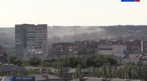 Артиллерия массированно обстреливает Луганск