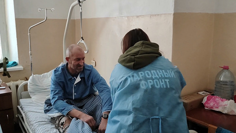 В преддверии Нового года общественники поздравили военных в благовещенском госпитале