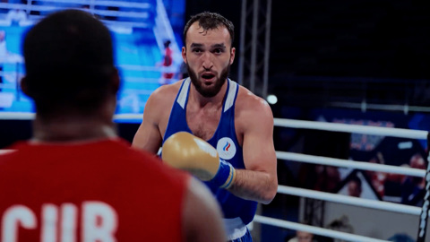 Чемпион мира по боксу Муслим Гаджимагомедов