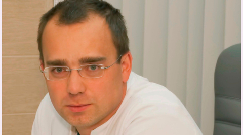 "Приём ведёт" врач-репродуктолог Павел Базанов