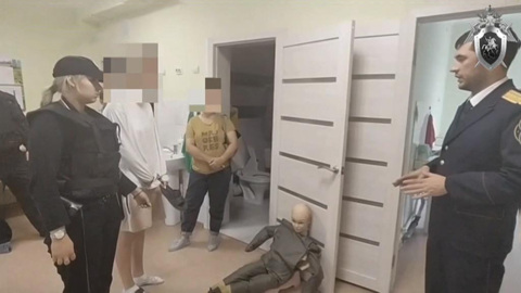 Малышей в детсаду били тапками и засовывали им в рот носки