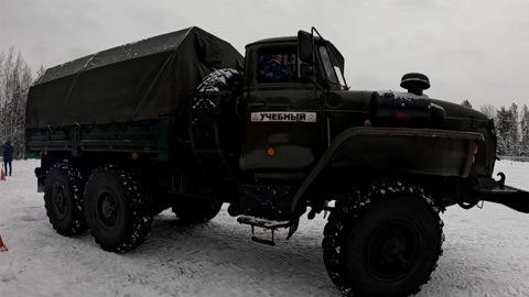 Как готовят военных водителей