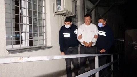 Грузинский суд приговорил Саакашвили к 9 годам тюрьмы за растрату