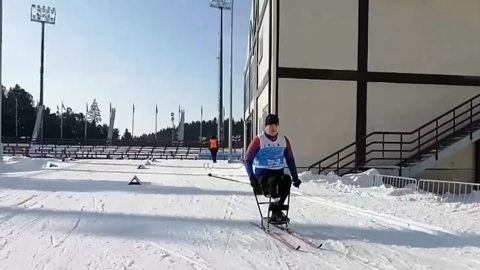 Никита Михайлов из Марий Эл попал в десятку лучших в лыжной гонке сидя на всероссийском Кубке защитников Отечества
