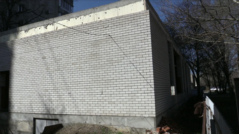 Власти и жители Краснодара не могут избавиться от незаконной постройки