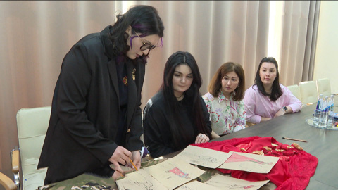 Июны Санкт-Петербурджы ацæудзæн дизайнерты æппæтадæмон конкурс "Базыртыл"