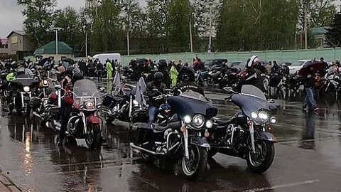 200 человек открыли байкерский сезон в Орле