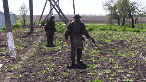 В Малой Локне началось сплошное разминирование