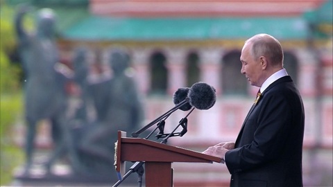 Владимир Путин выступил на Параде Победы в Москве