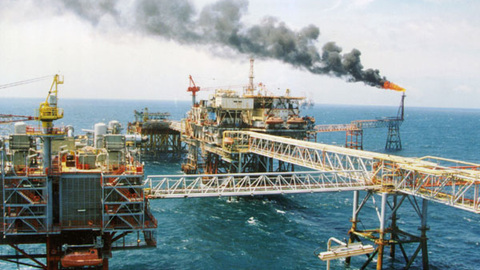 Эксперт: цены на нефть зависят от геополитики